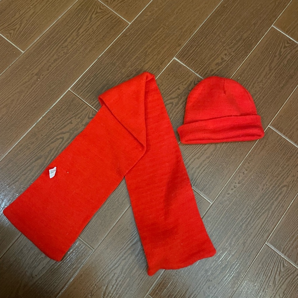 Youth Kidorable Ladybug Embellished Beanie and scarf set red with black dots - Picture 7 of 12